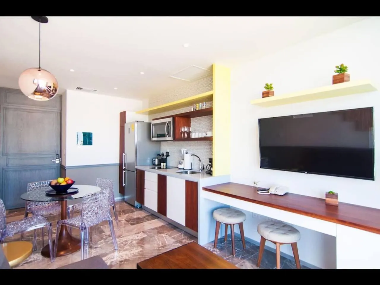 1Br 1Ba In Singular Joy, Best Location In Town Playa del Carmen