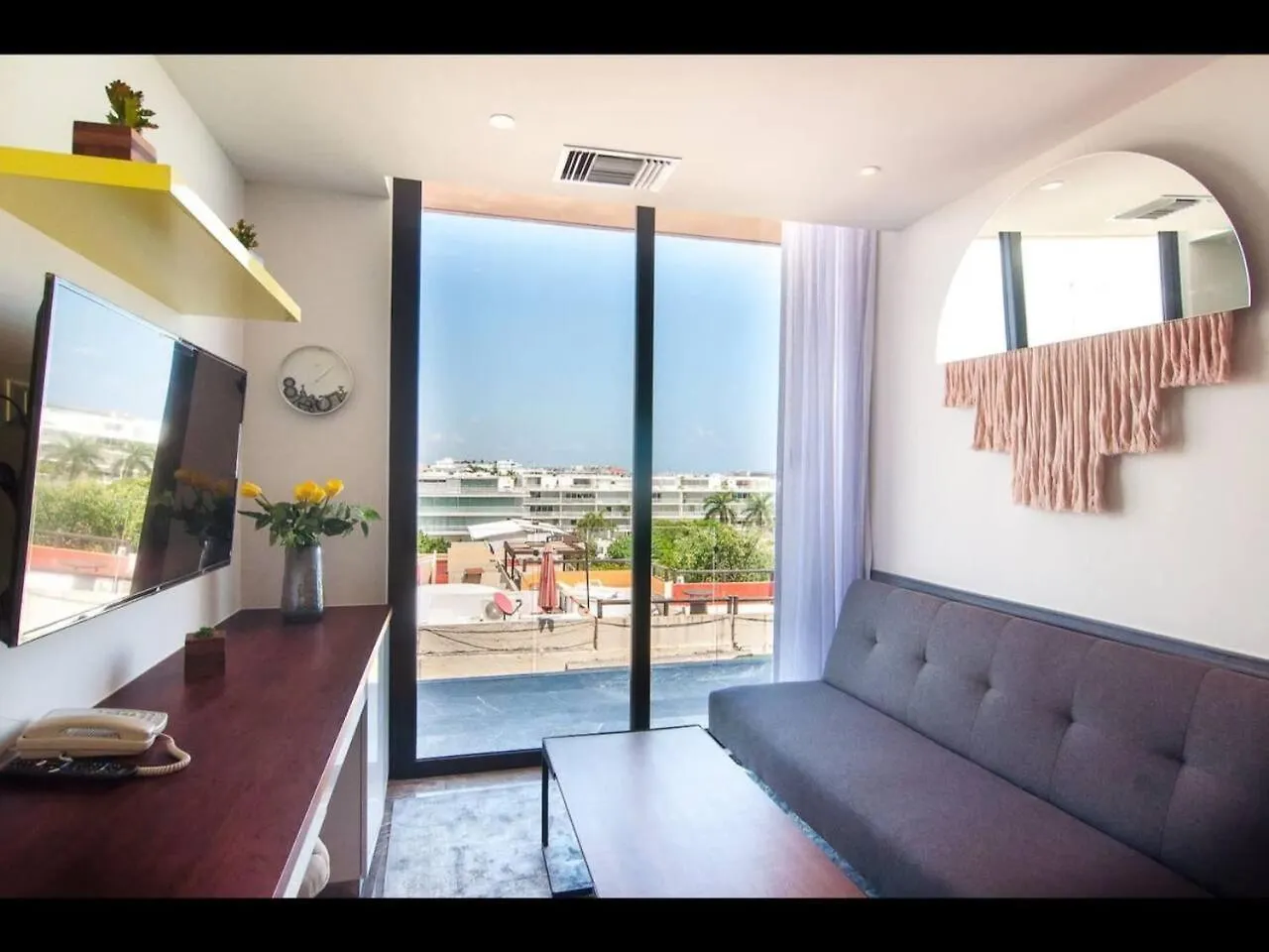 1Br 1Ba In Singular Joy, Best Location In Town Playa del Carmen 0*,